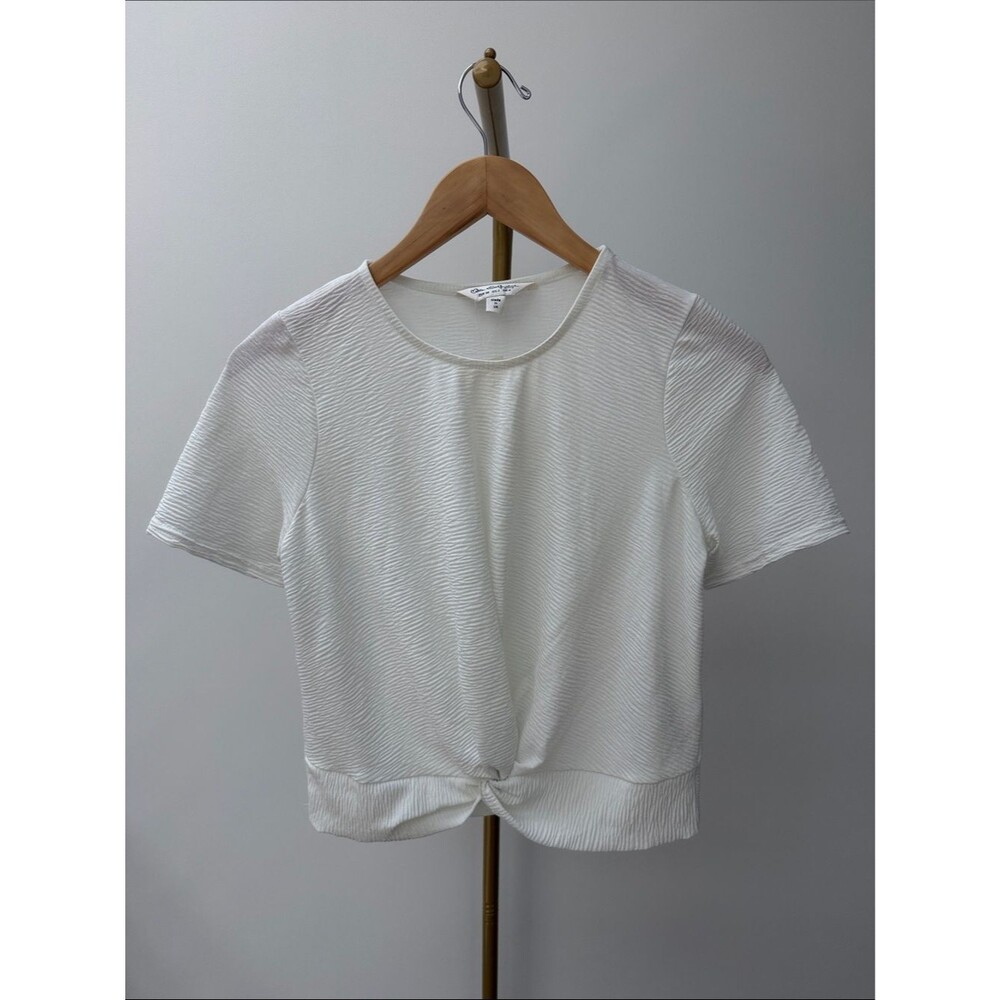 White Top Short Sleeve Twist Size 2 New With Tags